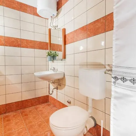 Roko Apartment Vir